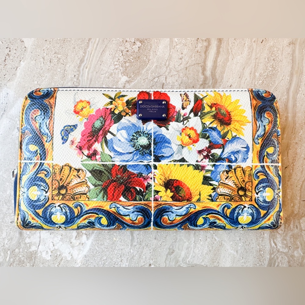 EUC Dolce & Gabbana Majolica Continental Zip Around Wallet